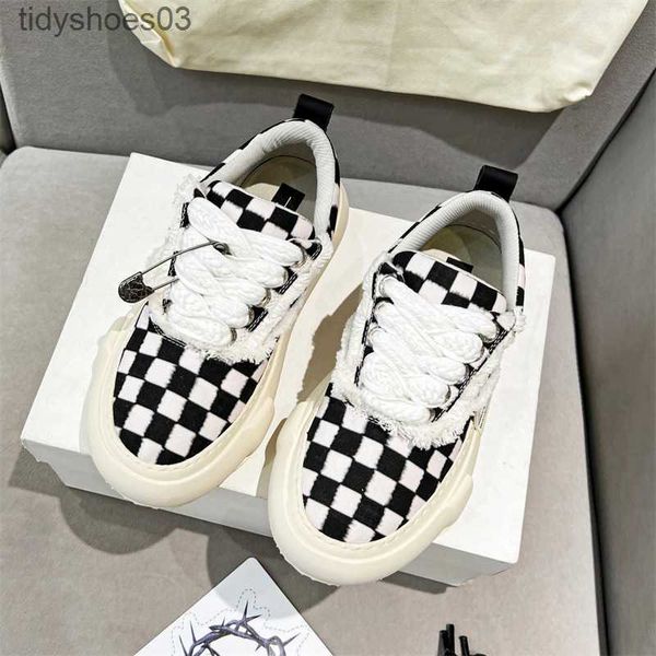 XVESSEL Black and White Plaid Beggar Shoes 2023 Primavera Novo Casal Candod Candy Hidden Same Shoes de lona