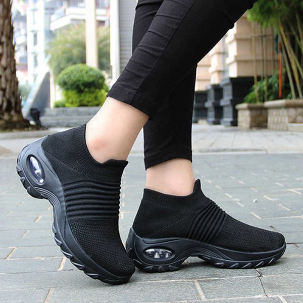 Donne da tennis scarpe sneaker sneaker cuscino da 5 cm piattaforma elastica casual scarpe per donne calzini traspiranti scarpe a cuneo 230807