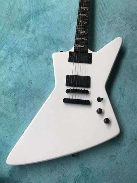 Metallic James Hetfield Man to Wolf Inlay White Electric Guitar Active China EMG Pickups 9V Box Batteria Black Hardware