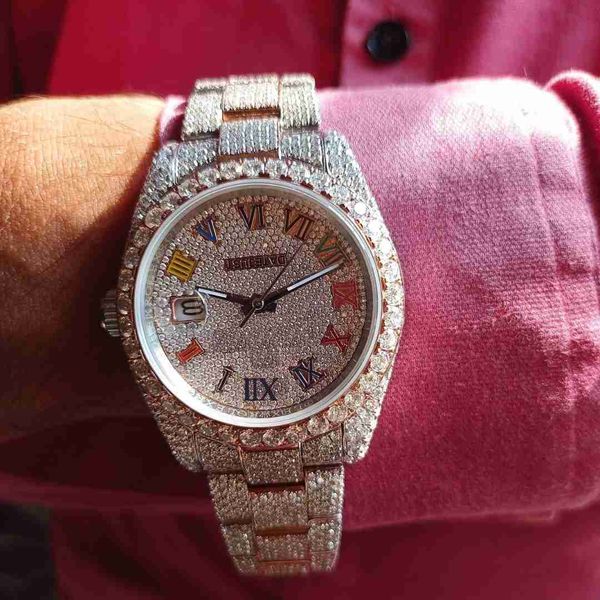 Orologio da polso automatico da uomo con quadrante romano ghiacciato in moissanite con diamanti hip-hop arcobaleno