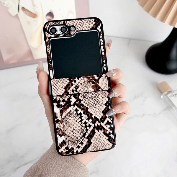 Zflip5 Snake Grain in pelle pieghevole Case rigide per Samsung Galaxy Z Flip 5 4 Flip4 Zflip5 Zflip5 Fashion Plastica PC ACRYLIC TPU Copertina di telefono cellulare Clear