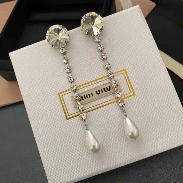 Designer di marchi Miumiu Orecchini da moda Orecchini lunghi Miao Family Drops Pearl 925 Silver Temperament Celebrity Orecchini Ins Luxury Accessori gioielli