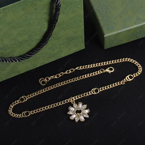 Luxusdesigner Mode Blumenheizketten 14K Gold Doppelbuchstaben Kristall Anhänger Halskette für Männer und Frauen gleichermaßen hoher Qualität mit Schachtel