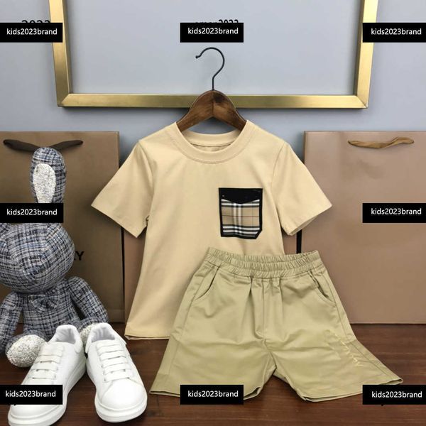 Tracksuits Kids Designer Kleidung Kind im Freien Sets Babyanzüge 2pcs Alphabet Drucktasche T-Shirt und Khaki Shorts