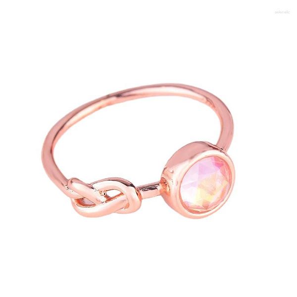 Anéis de cluster vendendo rosa Crystal Moonstone anel feminino europeu e americano 18k Rose Gold Bated Creative Notado