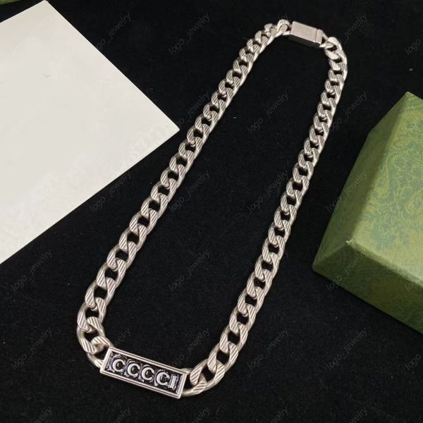 2023 NEU NEUE MODE Black Emaelled Alphabet Chokers Halskette für Männer Hip Hop Vintage Luxury Designer Halskette für Männerparty Geschenk Schmuck Schmuck