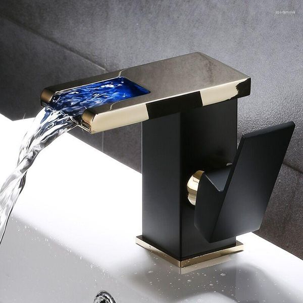 Banyo Lavabo muslukları Siyah Altın Şelale Museti LED Renk Değiştiren Amerikan Yıkama Havzası Masa Dolabı ve Soğuk Tek Delik