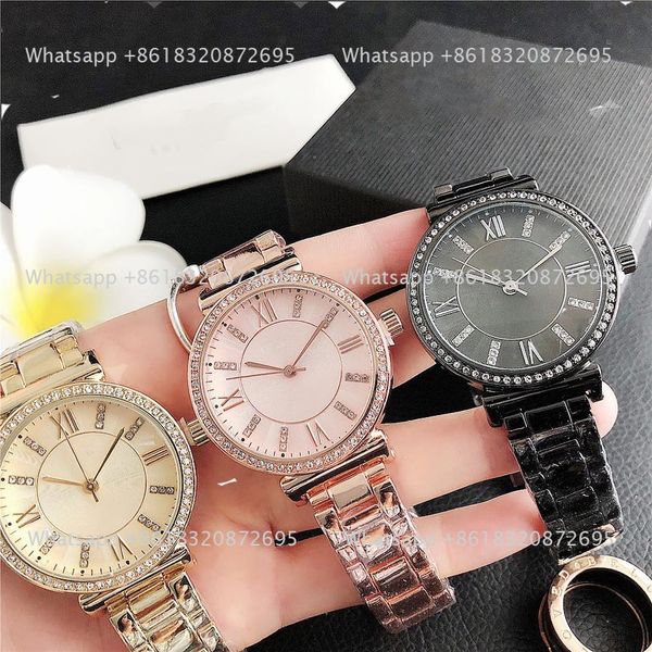 Brand Watch Women Girl Diamond Style Metal Steel Band Quarz mit Luxus -Logo -Handgelenk Uhren Fos 09