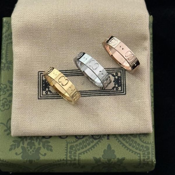 Anello ad anello a vite Gold per uomo e donna Designer Anello in acciaio inossidabile Lettera doppia in scolpita anello di gioielli in argento Dimensioni 5-11