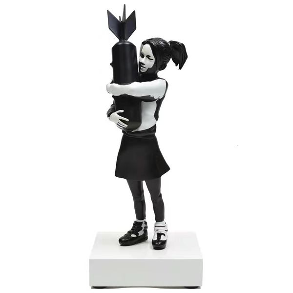 Objetos decorativos Figuras Banksy Bomb Girl Modern Sculpture Hugger estátua resina Tabela peça Love Inglaterra Art House Decor Decor Figura Presentes de Natal 230818