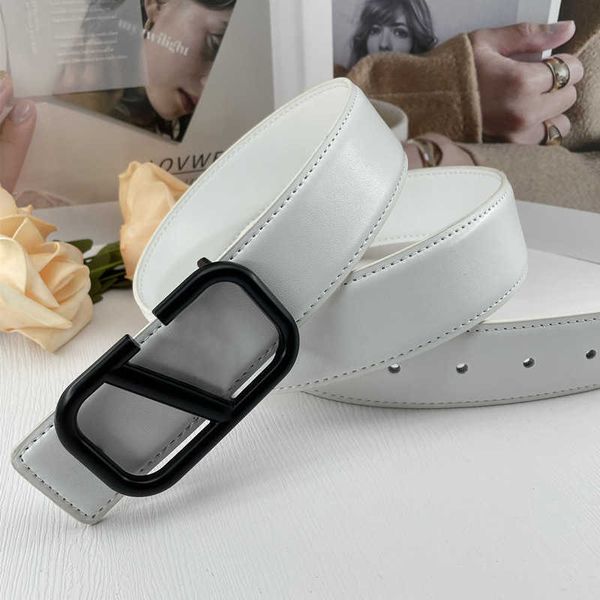 Cintura di design bianca Donna Uomo Cintura con fibbia a V nera Promozione Ceintures De Designer Fashion Letter Cowskin Belt