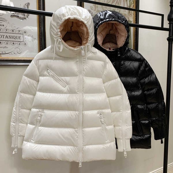 Donne Down Parkas New Oblique Zipper French Fashion Brand Feather King White Goose Down Bozzolo da donna Tipo di ispessato giacca down.