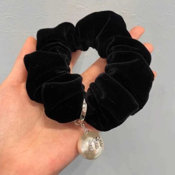 Top designer Miumiu Fashion Hair Loop Black Velvet Pearl Intestino Luce Luxuria francese Testa di lusso Capelli Valentino Regali di San Valentino Accessori Gioielli