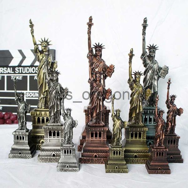 Altri decorazioni per la casa 1530 cm Statua in metallo di Liberty New York USA Landmark Building Tourist Souvenir Room Decorazioni arredamento Arritazione Arritazione Articoli di Natale Gift X0821