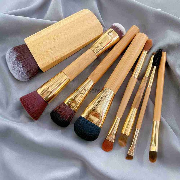 Pincéis de maquiagem T-Arte Magreep Brush Natural Bamboo Handle Profession Foundation Powder Blusher Eyeshadow Smudge Makeup Tools Brochas Maquillaje HKD230821