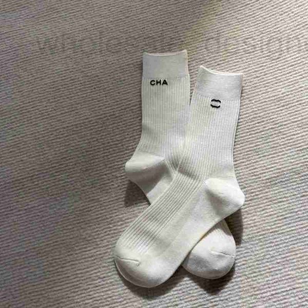 Женские носки дизайнерские модные осенние и зимние новое минималистское букву c