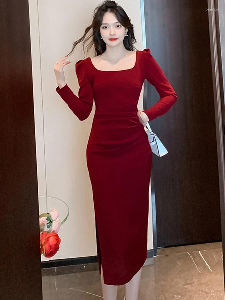 Abiti casual 2023 Autunno Autunno abito da festa slim ruched rossa femmina a maniche lunghe per soffio vintage oleganti bodycon gustidos