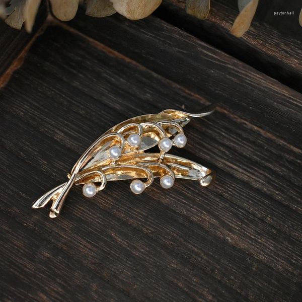 Broschen Vintage mittlere Perle der Valley Brosche für Frauen Einfach elegantes Temperament Pflanze Corsage Pins Kleidungszubehör
