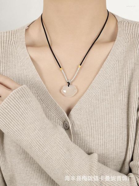 Catene cinesi Lucky Cloud Dynamic Rope Necklace Women's Small Group Design Advanced National Style Sweater Chain nel 2023