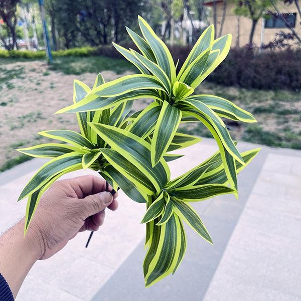 Dekorative Blumen Restaurant Dekor Simulation grüne Pflanzen Plastik Lily Bonsai Blumengeschäfte Dekoration Künstliche Pflanzenzweige Blatt