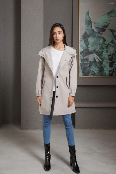 Trench da donna Xuan PhD Impianto di vento con cappuccio impermeabile in autunno e inverno, un cappotto lungo le donne, sciolte e impermeabile all'aperto