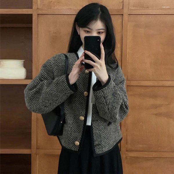 Frauenjacken koreanische Vintage Mode gestreifte Jacke für Frauen Tops 2023 Frühling Herbstknopf Rundhals Hals Lose geschnittene Mäntel Kleidung Kleidung