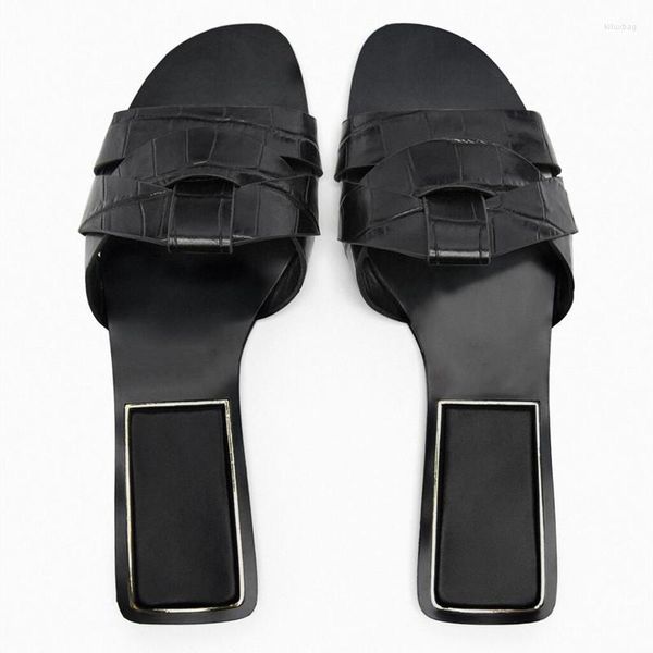 Flipers mulheres sandálias de luxo de verão planos de verão casuais femininos sexy slip-on slipper de ouro de ouro plus size