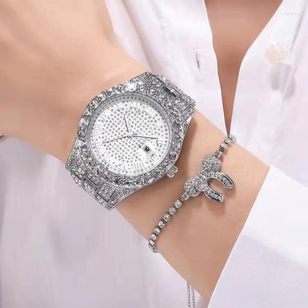 Principal relógio simples para mulheres moda de luxo Iced fora Men Men Gold Rhinestone Quartz Wristwatch Relogio Masculino Casal Watches