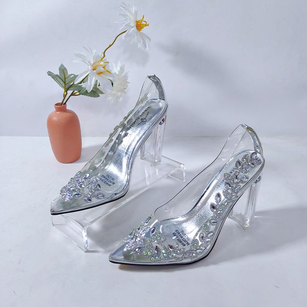 Scarpe eleganti per matrimoni d'argento Pompe femminile Sandali sandali Clear Scarpe da sposa con tacchi alti pezzi sandali trasparenti per la donna con tacchi da festa 230822
