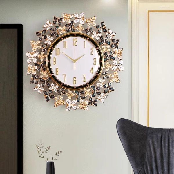 Wanduhren große Uhr Moderne Schmetterling leichte Luxus -Design Stummes kreative Dekoration im Wohnzimmer Digital Uhren Reloj de Pared