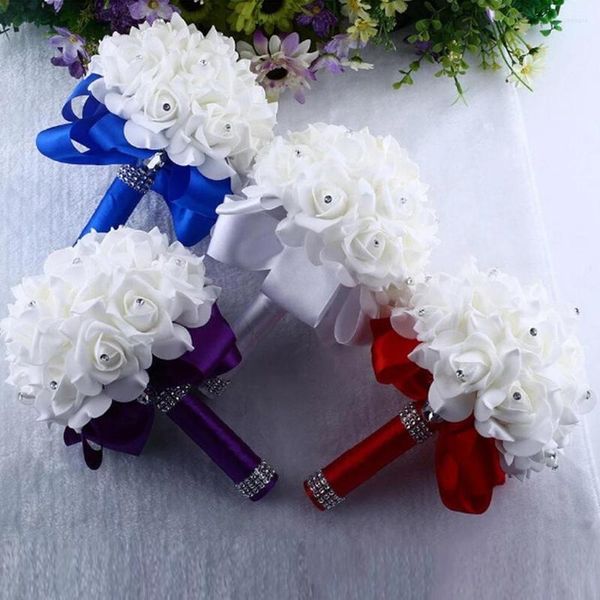 Flores decorativas 2023 lindas rosas de cristal branco pérolas dama de honra roxa royal azul de casamento de buquê de noiva decoração de seda artificial