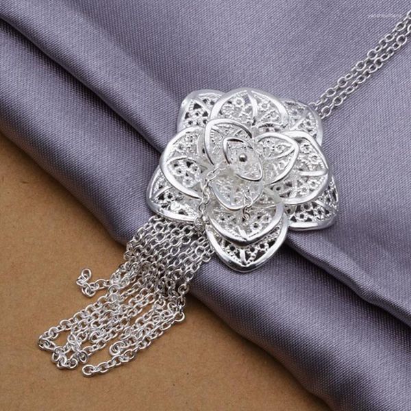 Collane a ciondolo Caspila di moda color argento Floro Donne Lady Wedding Wedding Luxury Rose Collana Modeli classici gioielli