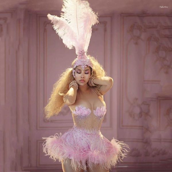 Стадия носить розовое перо блестящее платье для вечеринки на вечеринке для вечеринки по случаю дня рождения костюм знаменитости танцевальная одежда для фестиваля