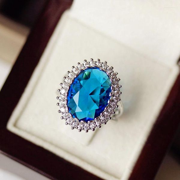 Кластерные кольца мода Большой овальный морской голубой камень светло-голубые кубические украшения для вечеринок для женщин украшают костюм Anillos Mujer Costume Ball