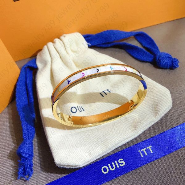 Designer -Armreifen Armband Frauen Mutter von Perlen Luxus Charme Armbänder 18K Gold plattiert Frauen SS Anhänger Brief Schmuck Edelstahl nicht verblassen