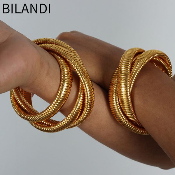 Charm Bracelets Bilandi Moderner Schmuck Senior Senior Sense Multi -Color Drei -Schicht -Gewebe Metallic Stretch Armband für Frauen weibliche Armreifen Party Geschenk 230821