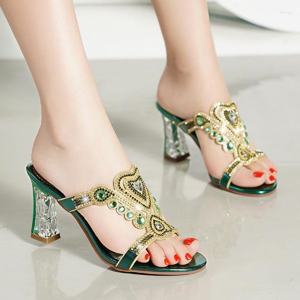 Сандальски моды женские бриллианты на высоких каблуках без скольжения банкет -обувь пляж женщины