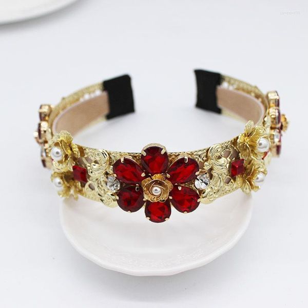 Haarklammern Hochzeitszubehör Rotkristall breites Stirnband Golden Metall Rose Perlenkronen Tiaras für Braut Frauen Blumenbänder Geschenke
