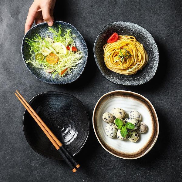 Gerichte Teller japanische grobe Töpfersalat -Schüsselgeschirr mit El Plate Restaurant Artistic Conception Keramik unregelmäßig 230822