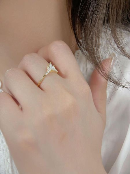 Anéis de cluster 2023 925 prata esterlina 14K Gold Gold Bated Zircon Snowflake empilhando a moda de luxo anel de jóias para mulheres