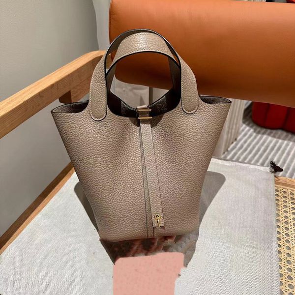 Üst Rütbeli Kadın Tasarımcılar Kilit kovası ile Vücut Çantaları Çapraz Çantalar Moda Tarzı Omuzları Omuz Tonçalar Çanta Çanak Çantalar Cowhide Debriyaj Totes Hobo Cüzdan Cüzdan