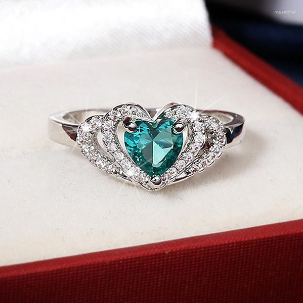 Anéis de casamento 2023 vendendo ornamentos em forma de coração de zircão verde anel de noivado feminino Anel de amor