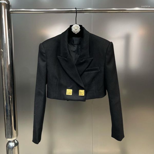 Женские костюмы преодового 2023 Осень Прибытие с длинным рукавом золотые кнопки черный пиджак короткий пальто Женщины GL396