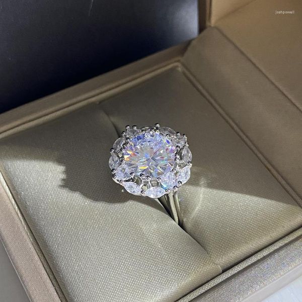 Anéis de casamento Versa Pigeon Egg 3 Carat Light Luxury Ring Female Live Drening Bated 18K Gold Bright Disponível a partir de estoque