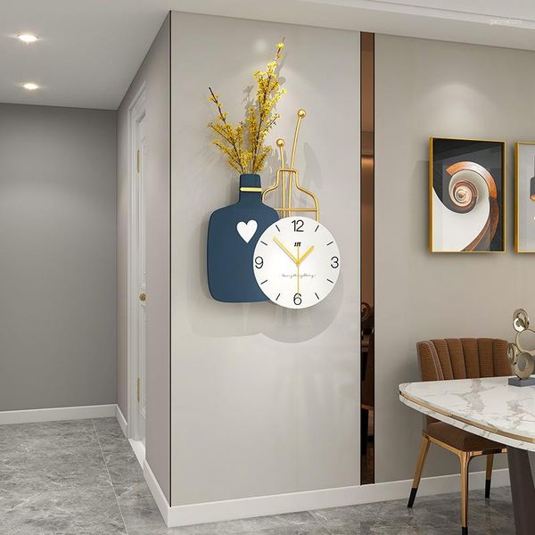 Relógios de parede Relógio minimalista moderno com vaso de flores Sala de estar European estilo suspender o luminoso Luxury Home Decoration Horologe