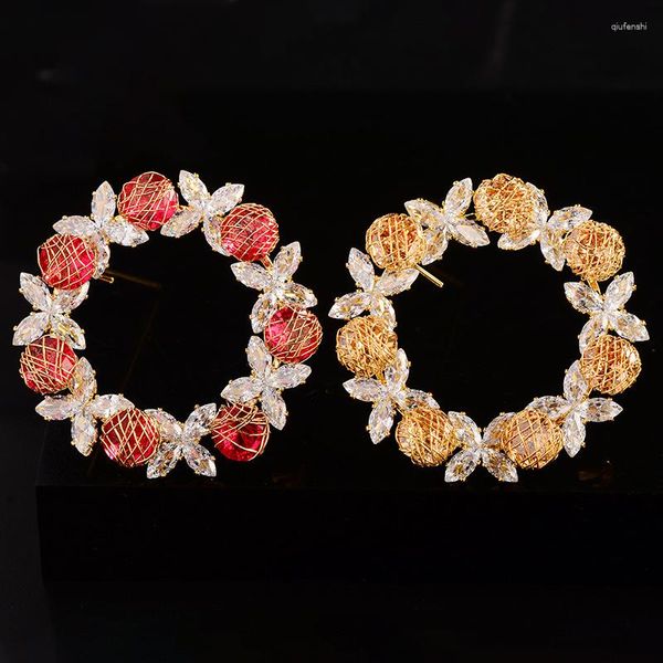 Broches delicados de cobre de flores embutidas de luxo para mulheres Fashin Design Wreath Corsage Dress Acessories Pin Wedding Pin