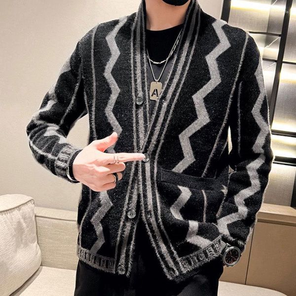 Maglioni maschili a strisce contrastanti da uomo cardigan fashion autunno designer inverno più dimensioni in stile inglesi giuntura in maglia giunta