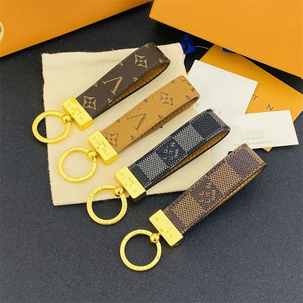 Designer -Ornament Leder Schlüsselbund Neue Luxusauto -Autotasche Schlüsselbund Frauen 2023 Gold Love Geschenkliebhaber Keychains Mode vielseitige Lanyards für Keys