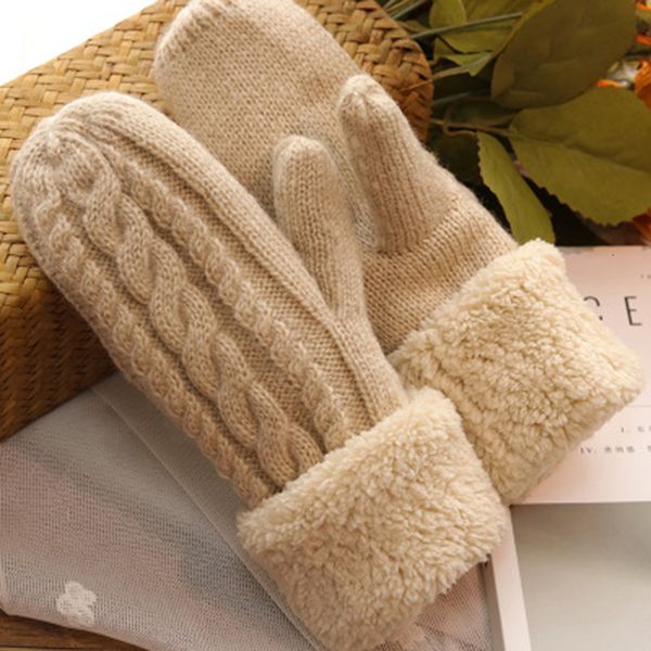 Cinco Dedos Luvas Moda Mulheres Twist Flower Knit MittensUnisex Double Thicken Plus Velvet Full Finger Cashmere Warm Driving Mittens L45 230824