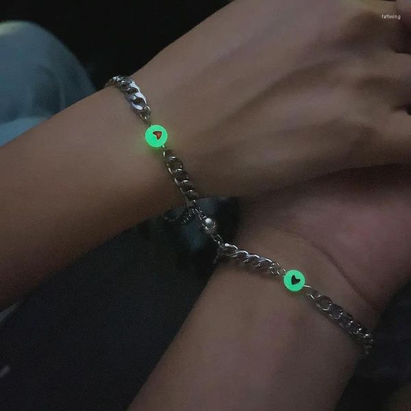 Charm Bracelets 2pcs Paar für Frauen Einfache niedliche leuchtende Herzperlen geflochten